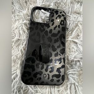 LOOPY iPhone 12 Pro Max case - RIGHT HANDED - black matte/gloss leopard